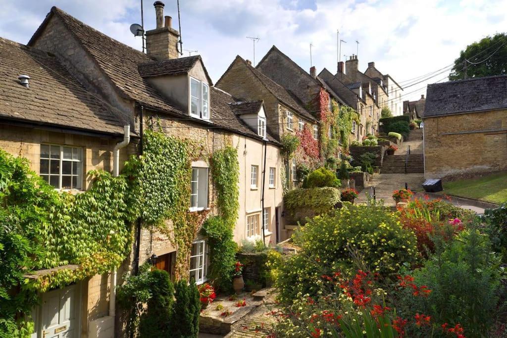 Petty France Cotswold Manor House - Country House Retreat With Hot Tub, Ideal For Large Groups מראה חיצוני תמונה