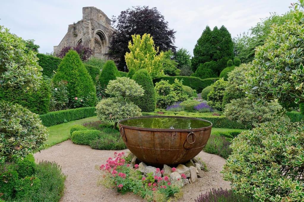 Petty France Cotswold Manor House - Country House Retreat With Hot Tub, Ideal For Large Groups מראה חיצוני תמונה