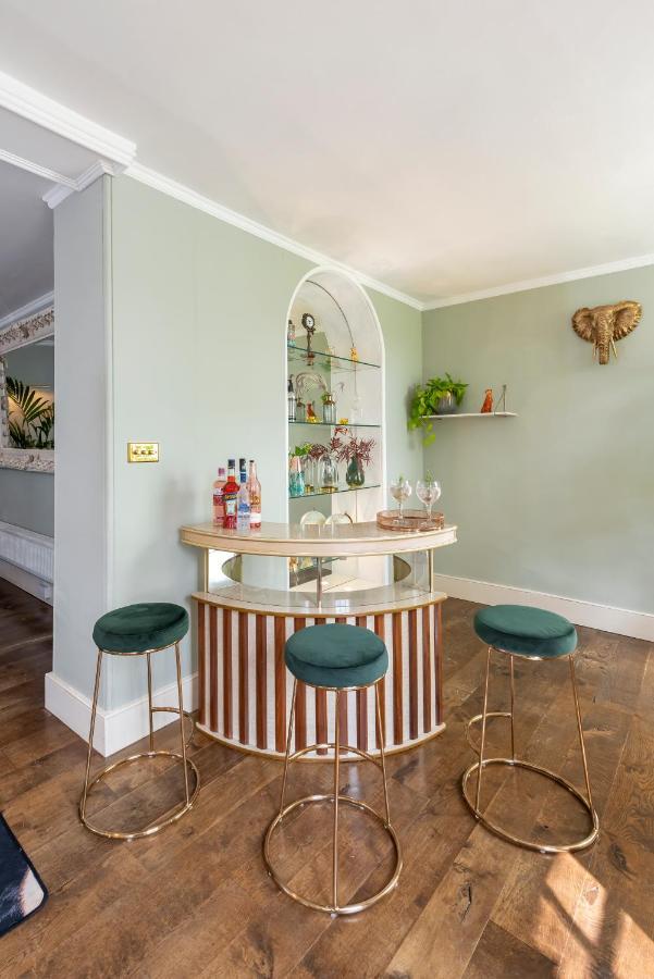 Petty France Cotswold Manor House - Country House Retreat With Hot Tub, Ideal For Large Groups מראה חיצוני תמונה