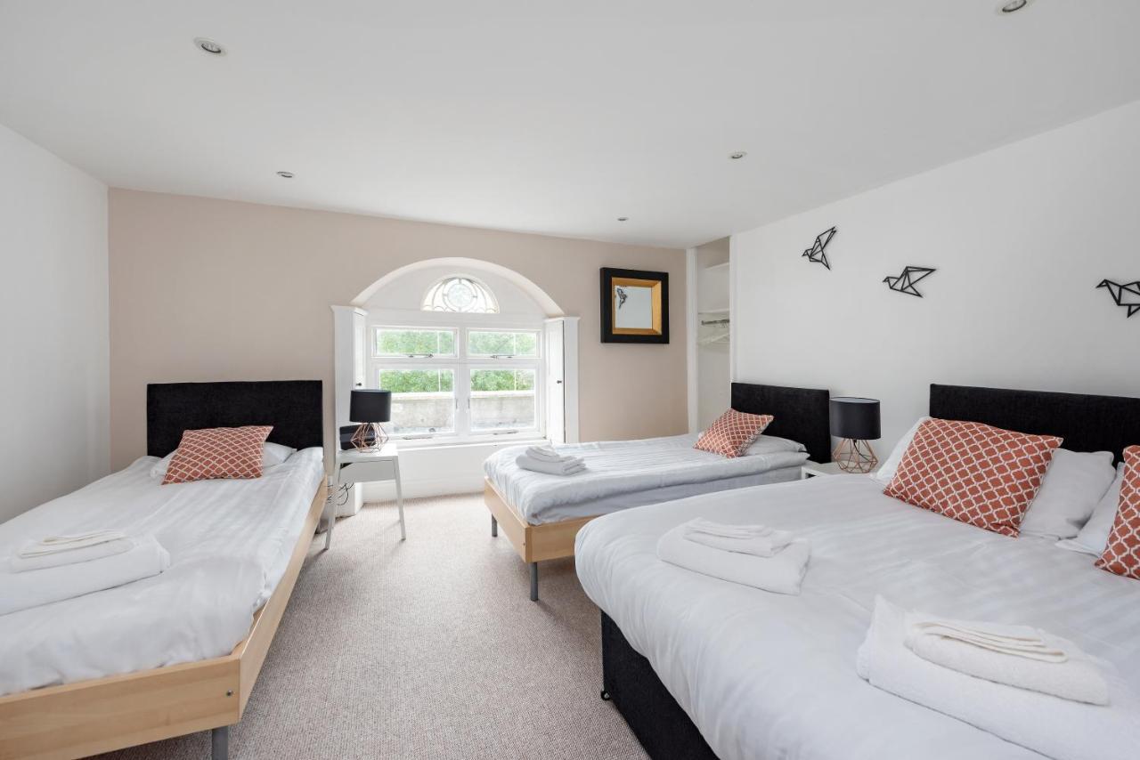 Petty France Cotswold Manor House - Country House Retreat With Hot Tub, Ideal For Large Groups מראה חיצוני תמונה